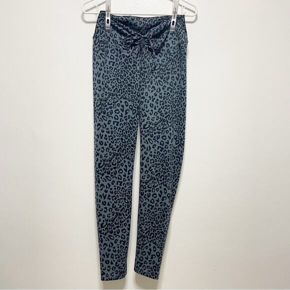 Victoria's Secret PINK Active Blue Animal Print Rouche Front Full Length Legging - Picture 1 of 8